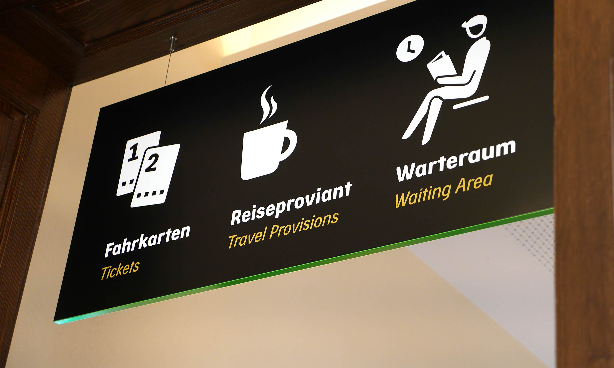 Photo of orientation signs in the entrance area